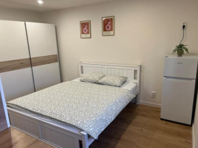 Simple & Stylish Studio